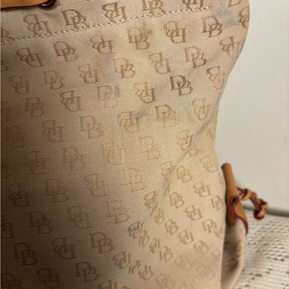 Dooney & Bourke Cream Tote Bag - Picture 12 of 15